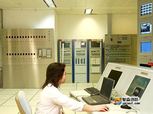 消防工作重点主要以预防为主，防消结合